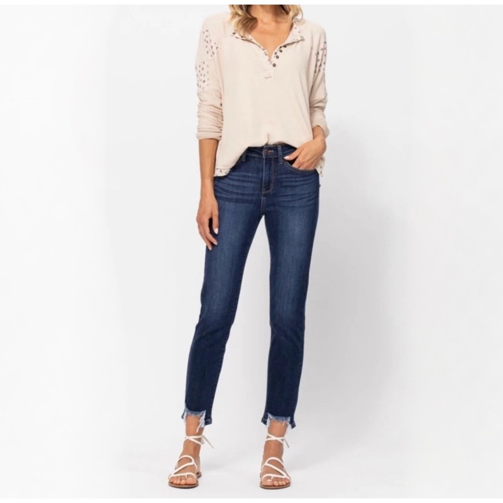 Judy Blue Relaxed Fit Dark Wash Cropped Jeans Shark Bite Hem Size 9/29 JB82227DK